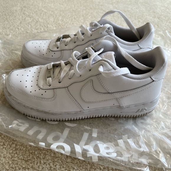 Nike Air Force ones 1s 1’s womens size 8.5 boys 7 white in good condition - Picture 2 of 8
